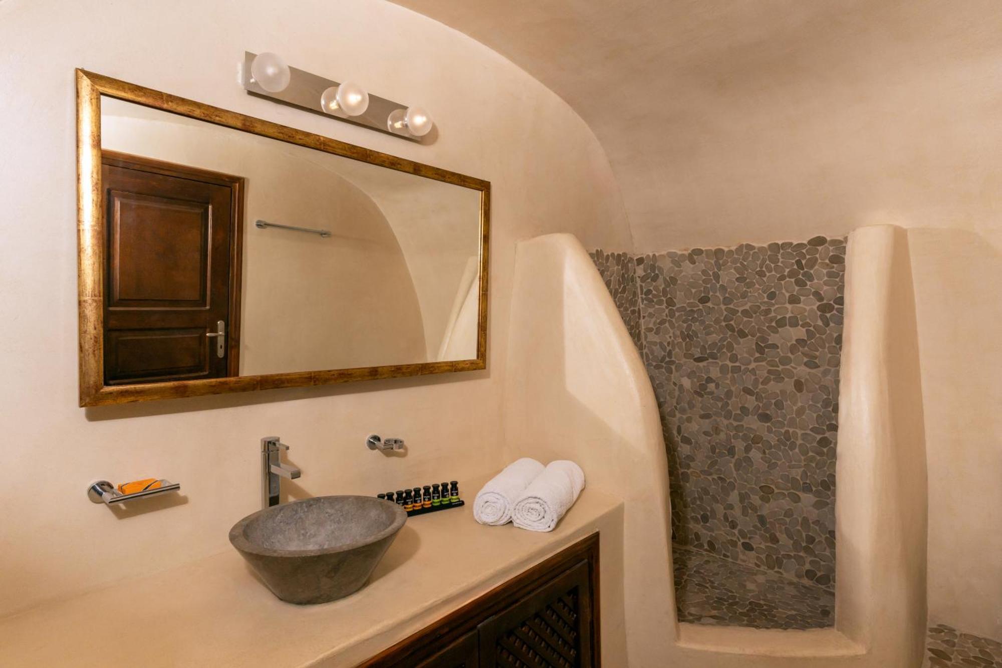 Enalion Suites Иа Екстериор снимка